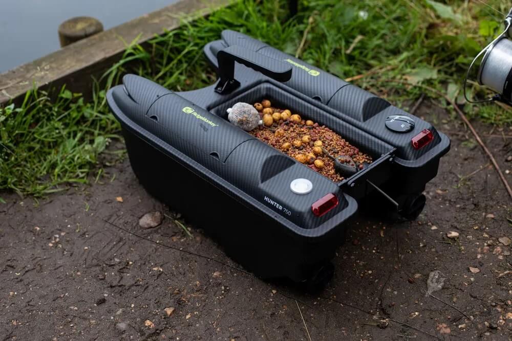 Comment Choisir un Bateau Amorceur - Guide Ultime