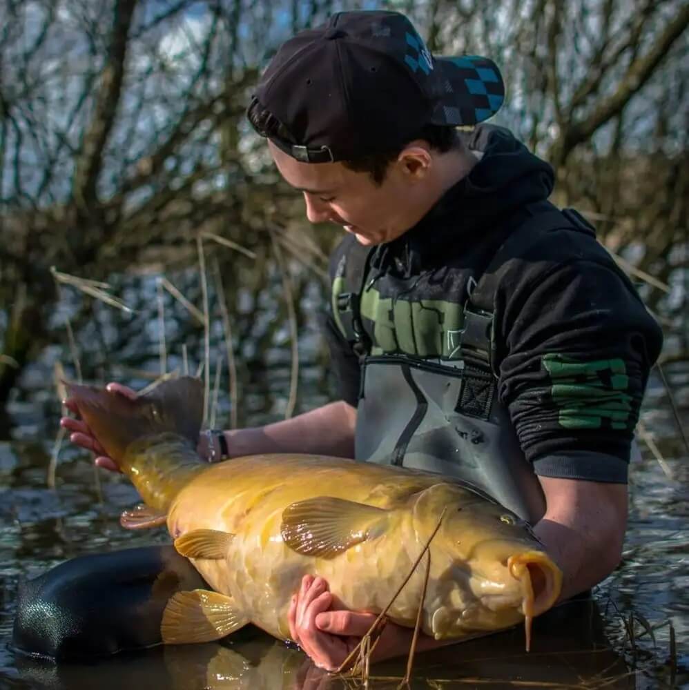 Un Automne sur les Barrages - Profiter des différences de temps pour la pêche à la carpe